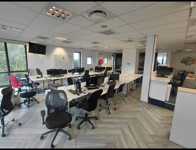 318M² OFFICE TO LET IN BRYANSTON